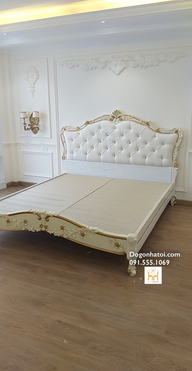 Giường ngủ Royal Queen gỗ tự nhiên đẳng cấp