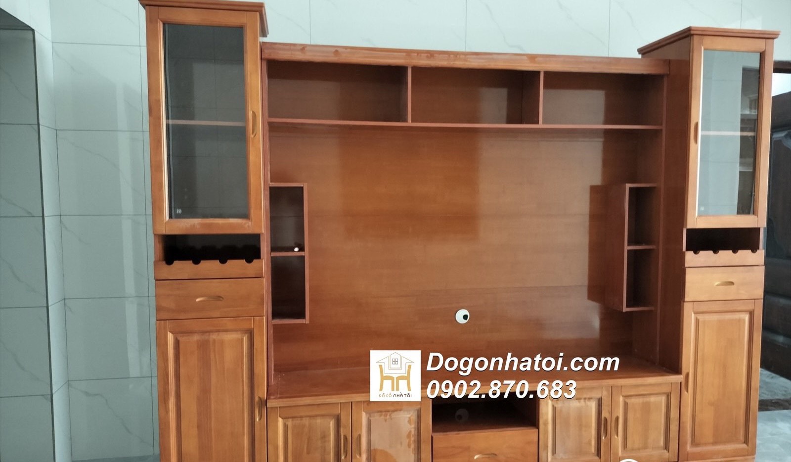 Kệ tivi gỗ trang trí kết hợp tủ rượu phòng khách 2m4 x 2m4 - TR613 (2.900k/m2)